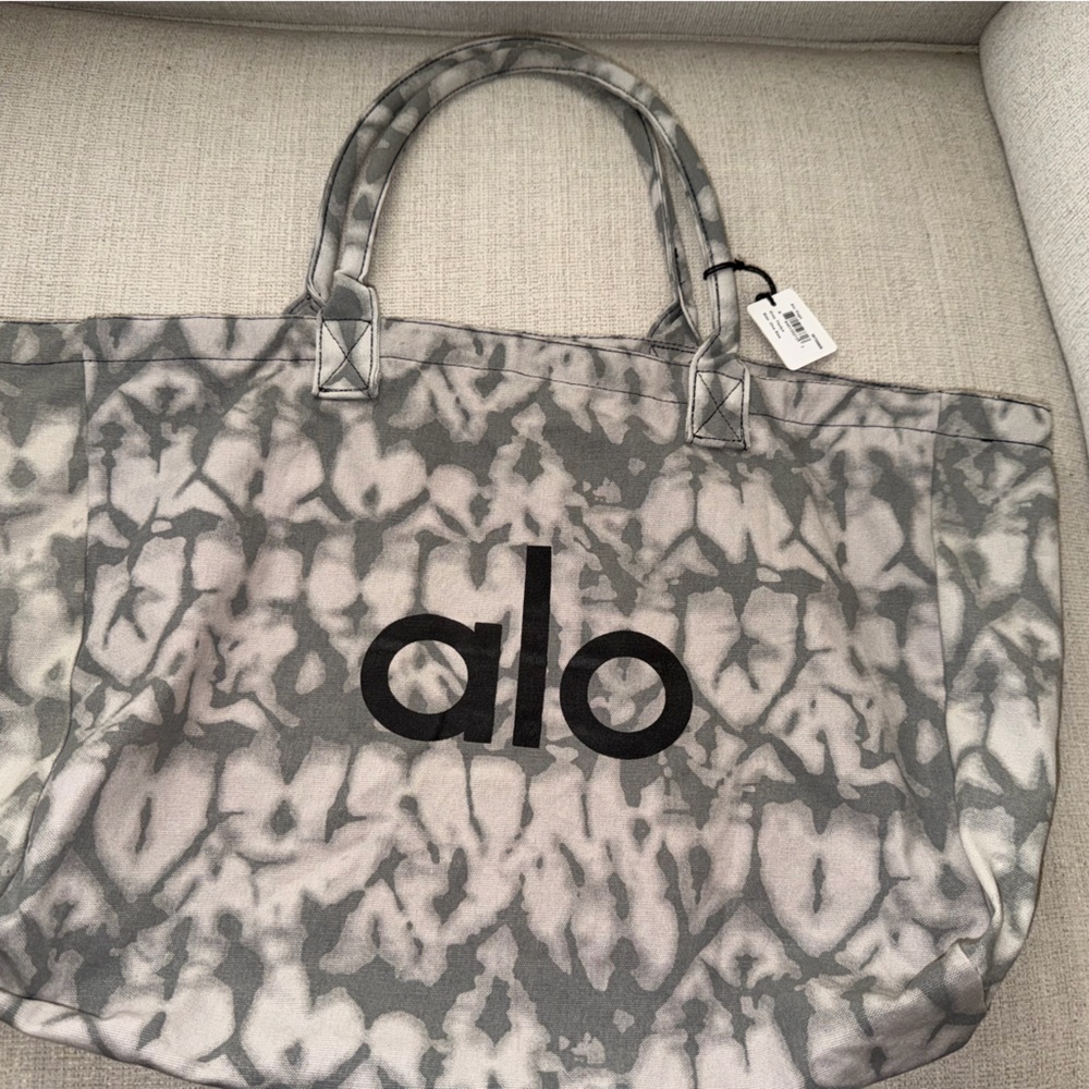 ALO Yoga Gray and Black Tote Bag